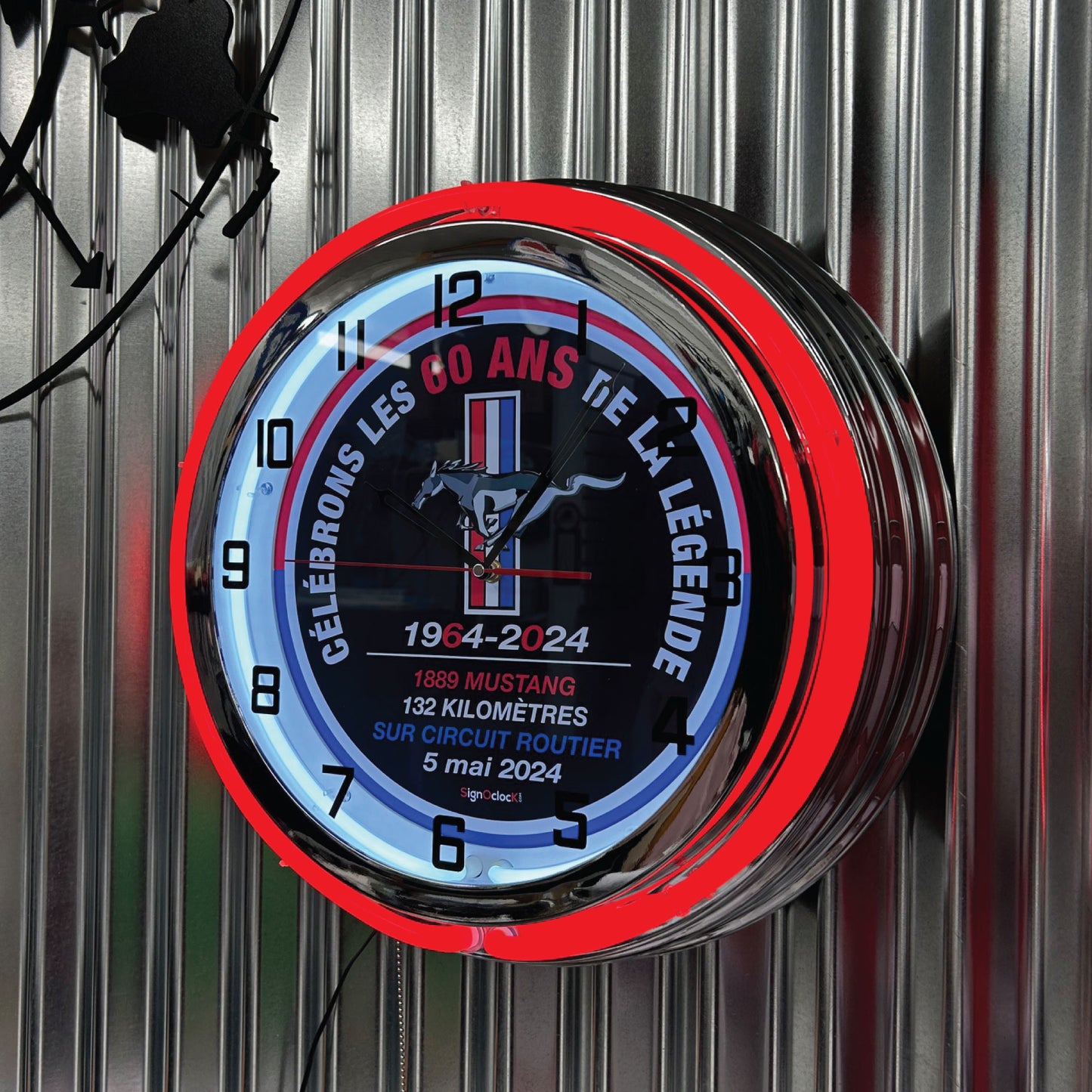 001-Wall clock with neon - New York