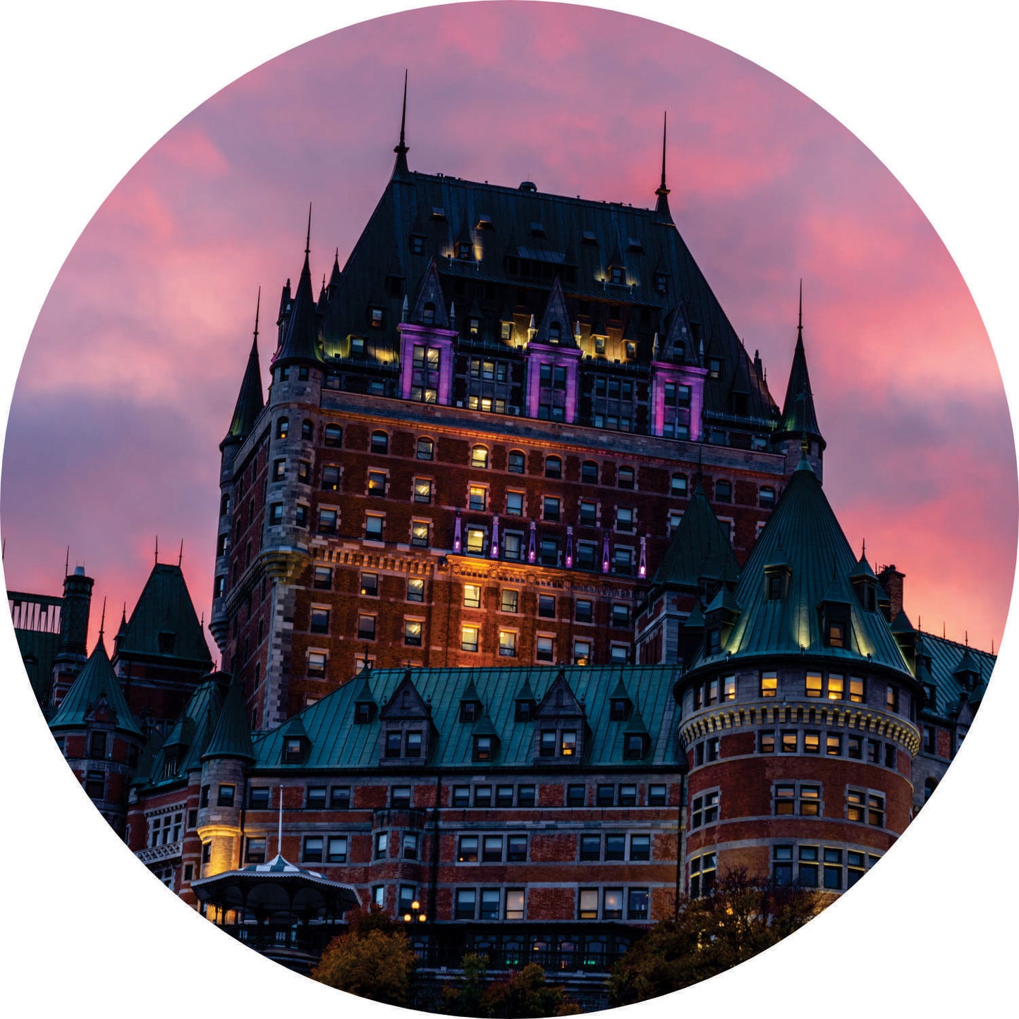 064-Wall clock with neon - Quebec Chateau Frontenac